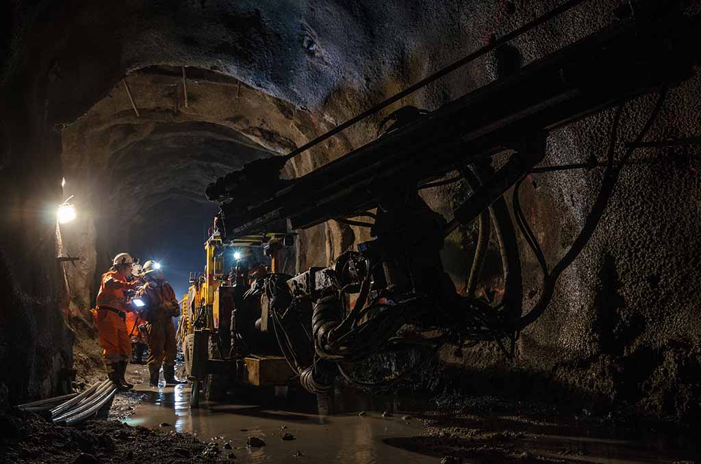 Maquinaria usada en mina.