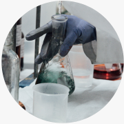 Laboratorio: Análisis de muestras provenientes del ambiente laboral, entorno ecológico, y el personal ocupacionalmente expuesto.